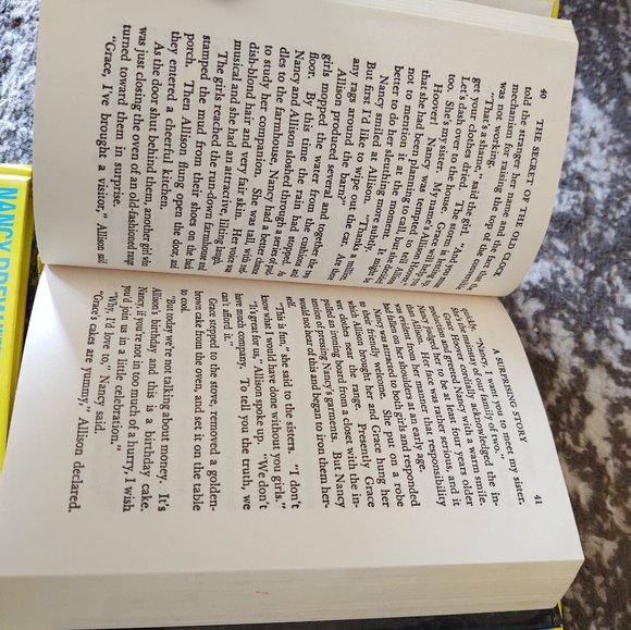 (6) Nancy Drew Mystery Stories by Carolyn Keene - Picture 6 of 12